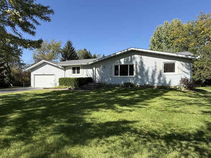 Property Photo: 1667 Forestview Drive IL 60178
