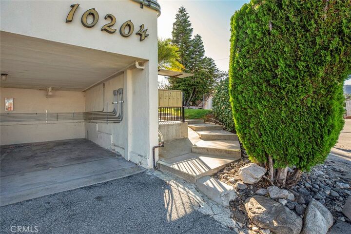 Property Photo:  10204 Tujunga Canyon Boulevard 2  CA 91042 