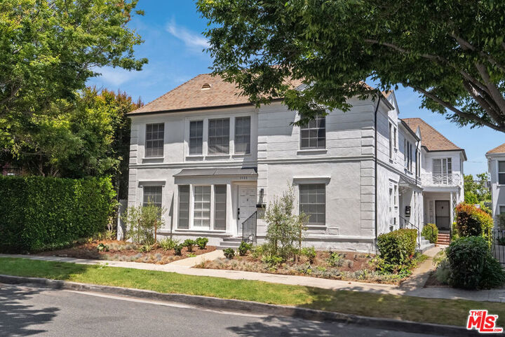 Property Photo:  308 S Reeves Drive D  CA 90212 