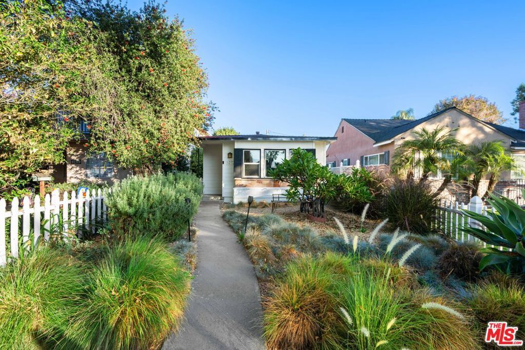 Property Photo: 1419 W Clark Avenue CA 91506