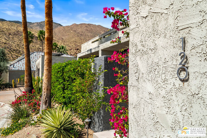 Property Photo: 120 E Perlita Circle CA 92264