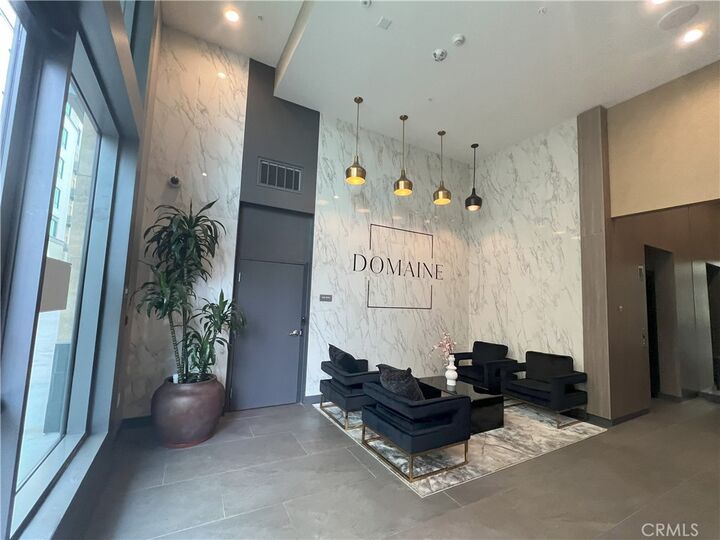 Property Photo:  39 S Los Robles 3002  CA 91101 