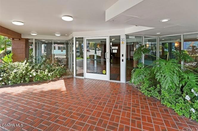 Property Photo: 801 Pine Avenue 303 CA 90813
