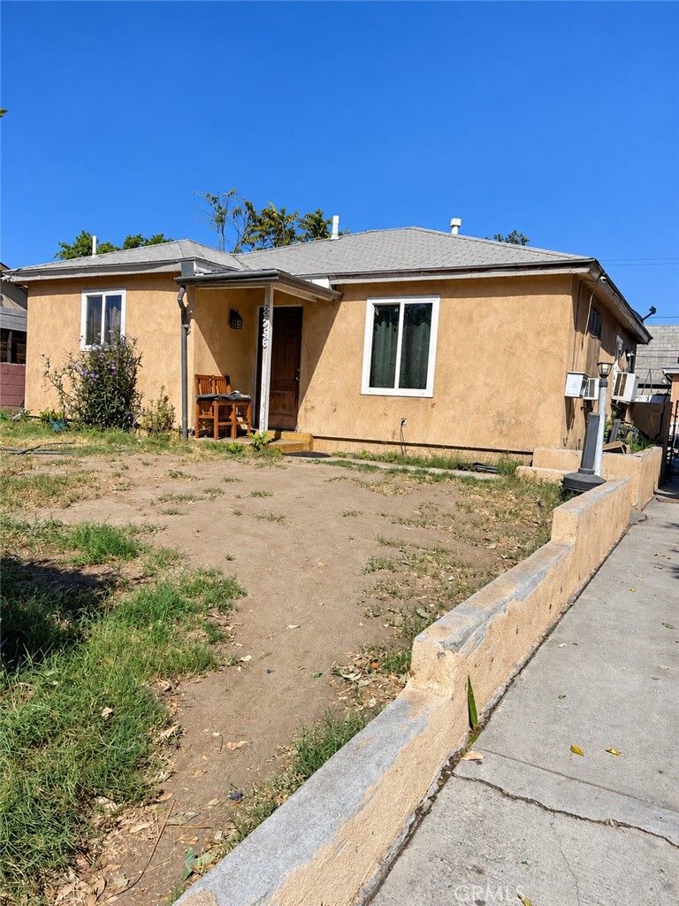 Property Photo: 8536 Cayuga Avenue CA 91352