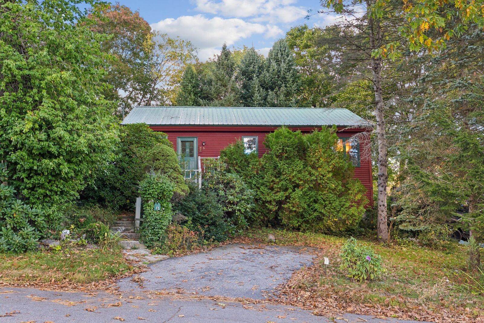 Property Photo: 5 Acorn Street ME 04038
