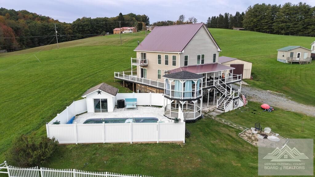 Property Photo:  384 Pinoak Rd  WV 24733 
