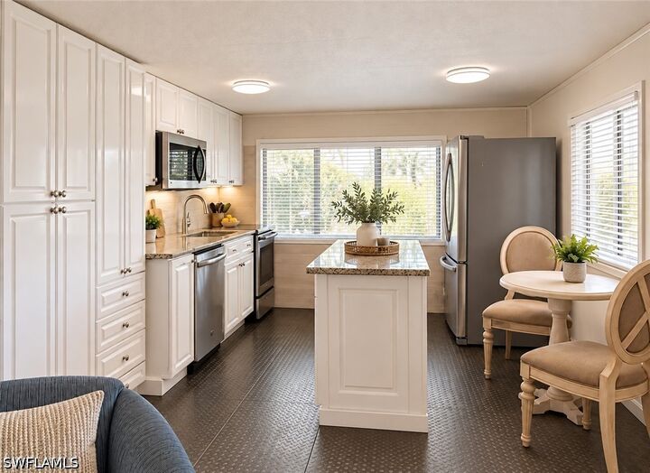 Property Photo:  1 Jacaranda Court  FL 34110 