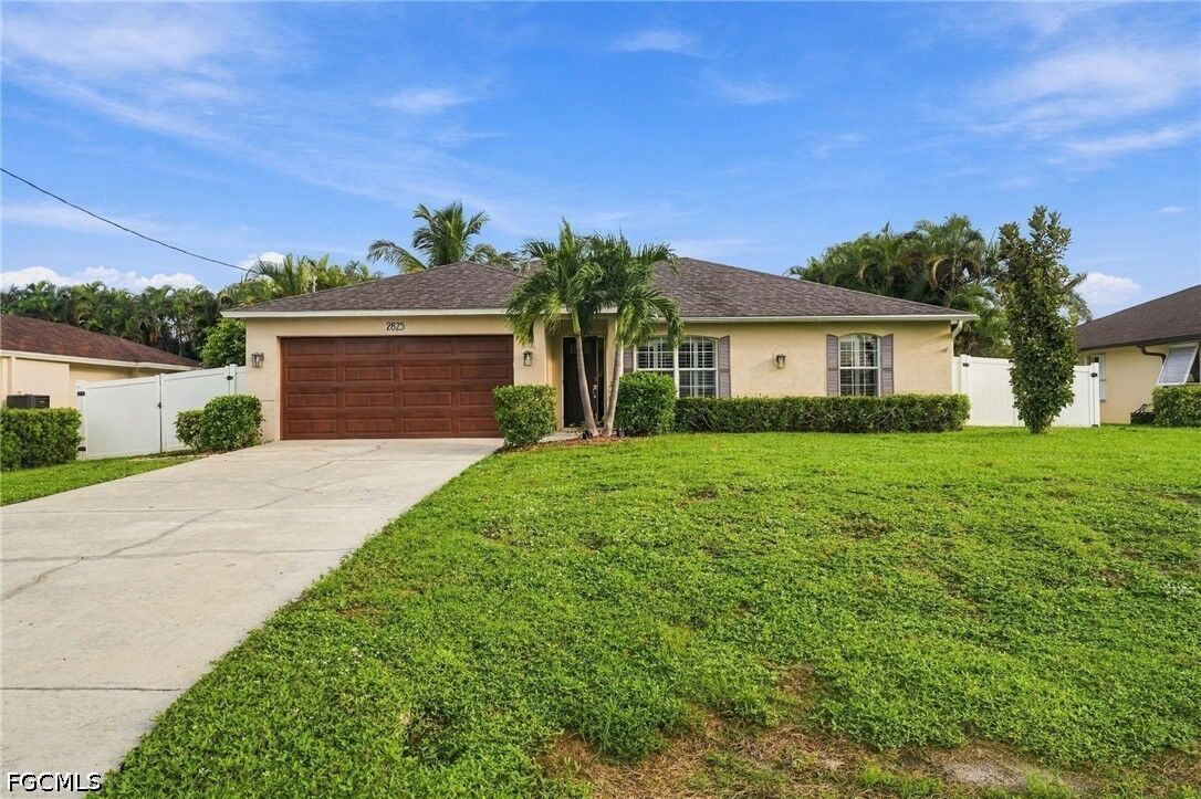 Property Photo:  2825 SW 33rd Terrace  FL 33914 