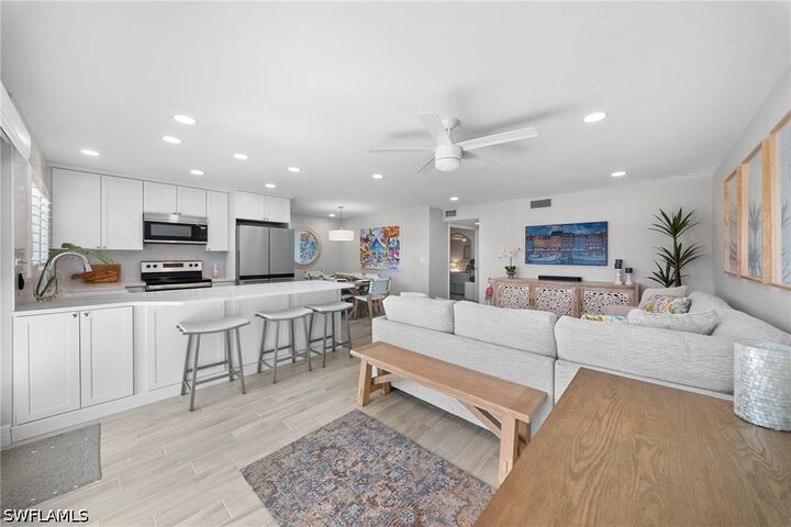 Property Photo:  3200 Gulf Shore Boulevard N 107  FL 34103 