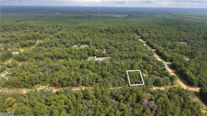 Property Photo: 604 Del Monaco Ave Avenue FL 32148