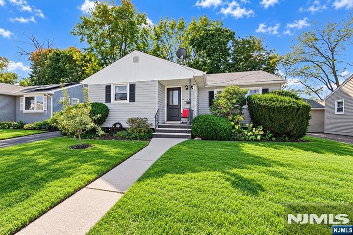 Property Photo:  19 Cona Court  NJ 07508 
