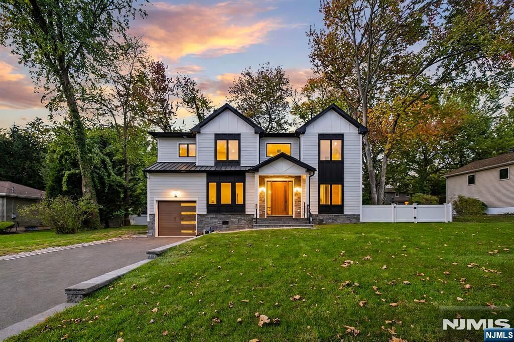 Property Photo:  414 Jefferson Street  NJ 07450 