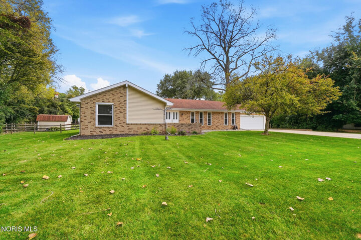 Property Photo:  5128 Inland Drive  OH 43560 