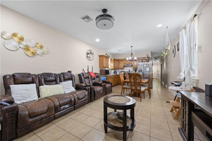 Property Photo:  2650 Myrtle Street  LA 70122 