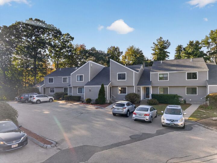 Property Photo:  3 Black Oak Drive  NH 03062 