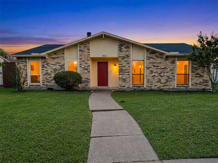 Property Photo: 952 Lockhart Drive TX 75023