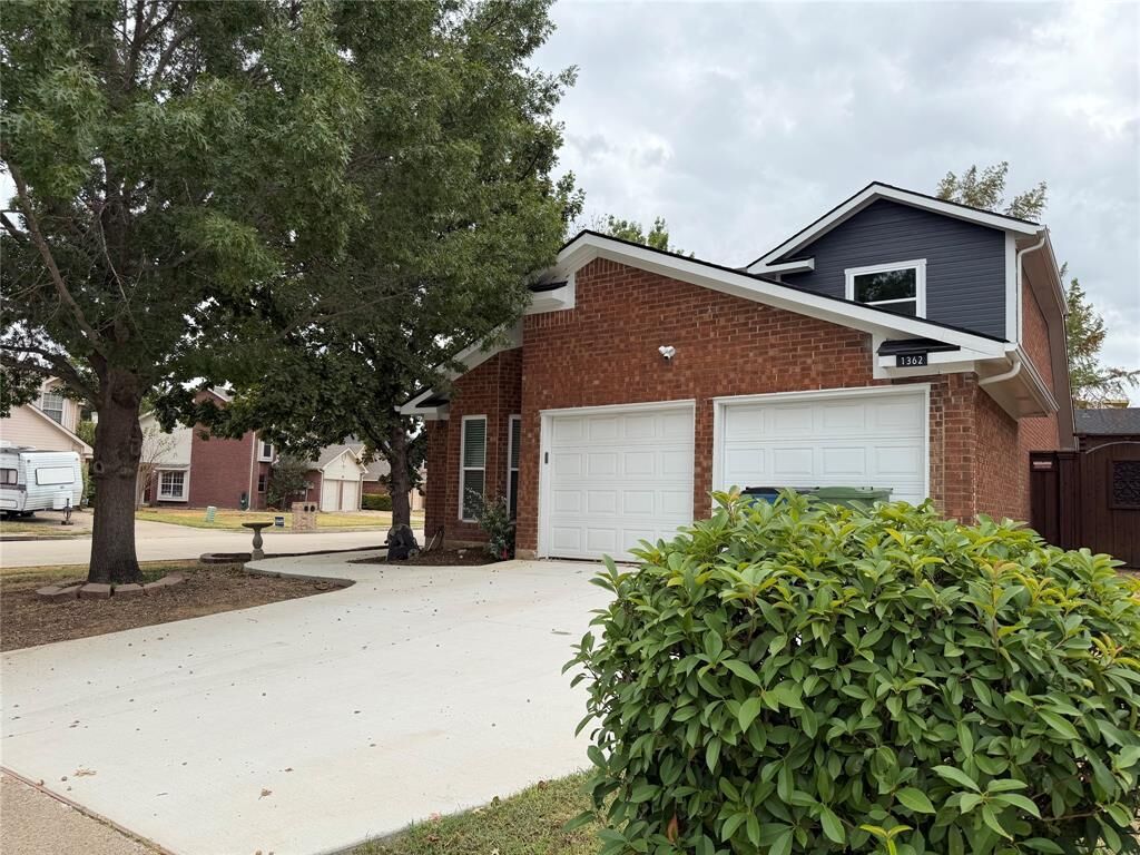 Property Photo: 1362 Chinaberry Drive TX 75077