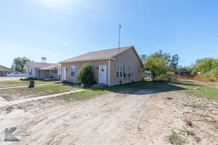 Property Photo: 344 SW Avenue A TX 79520