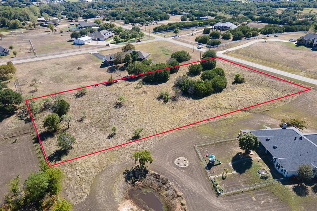 Property Photo:  3001 Bob White Drive  TX 76049 