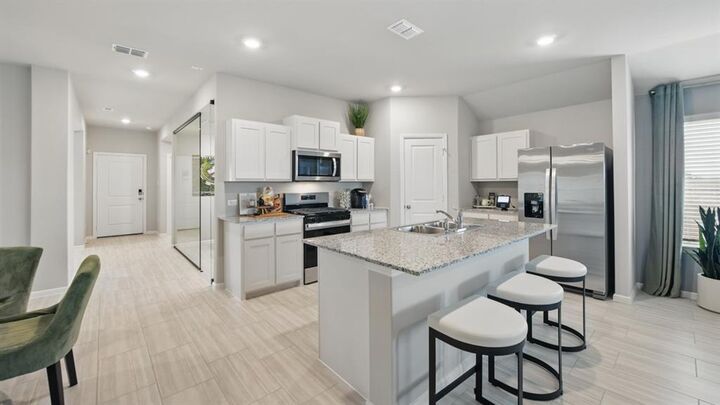 Property Photo: 5721 Dunraven Court TX 76244