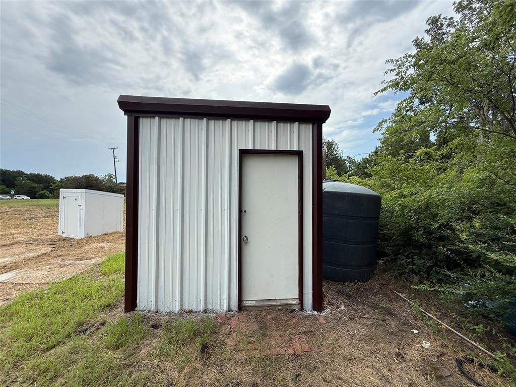 Property Photo:  4724 E University Drive  TX 76208 