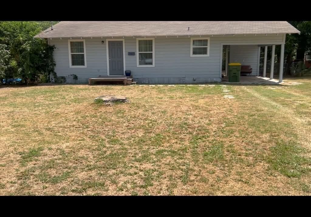 Property Photo: 471 W Navasota TX 76642