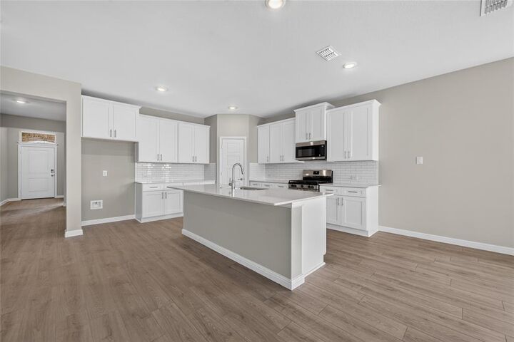 Property Photo: 700 Celestial Way TX 76008