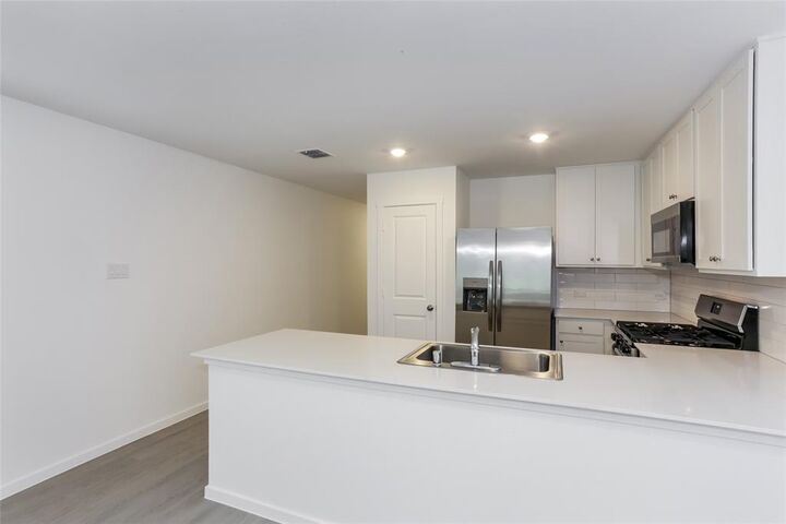 Property Photo: 1317 Buckaroo Boulevard TX 76052