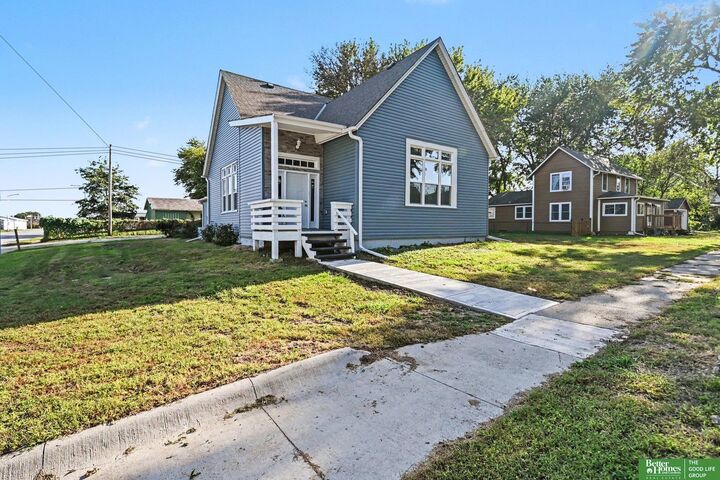 Property Photo: 708 Main Street NE 68029