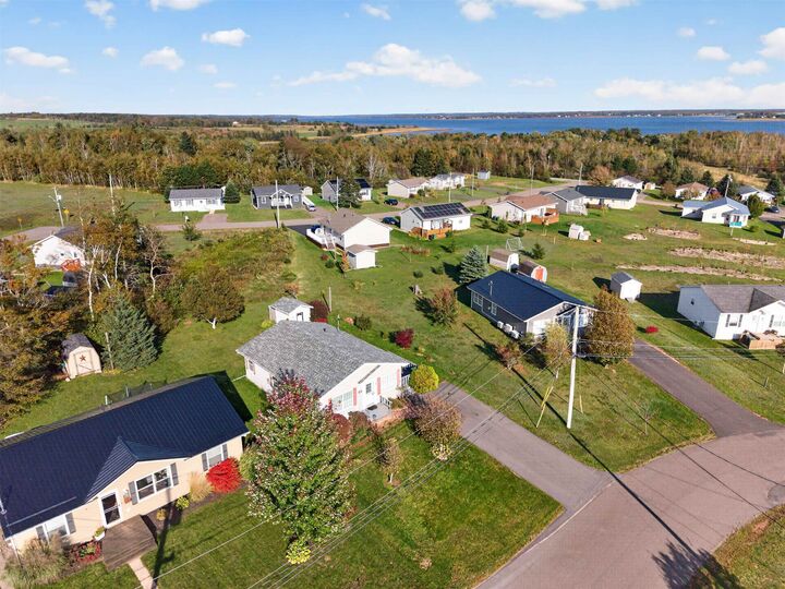 Property Photo:  22 Seapine Court  PE C1C 1R9 