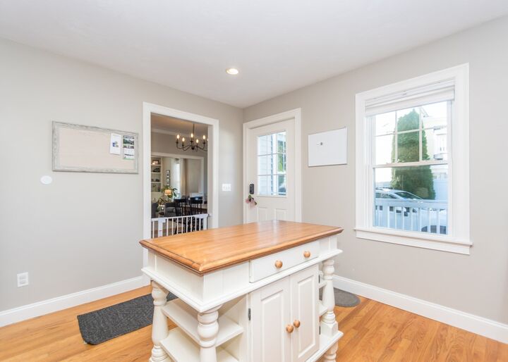 Property Photo:  32 Cutter St 1  MA 02453 
