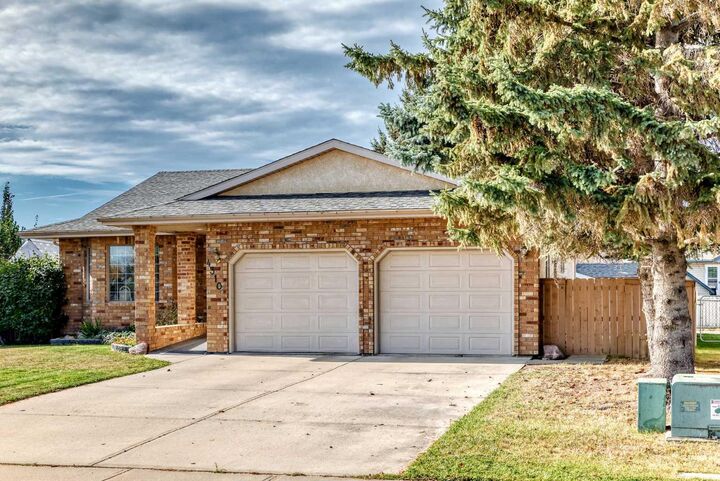 Property Photo:  4310 60 Avenue  AB T4G 1L2 