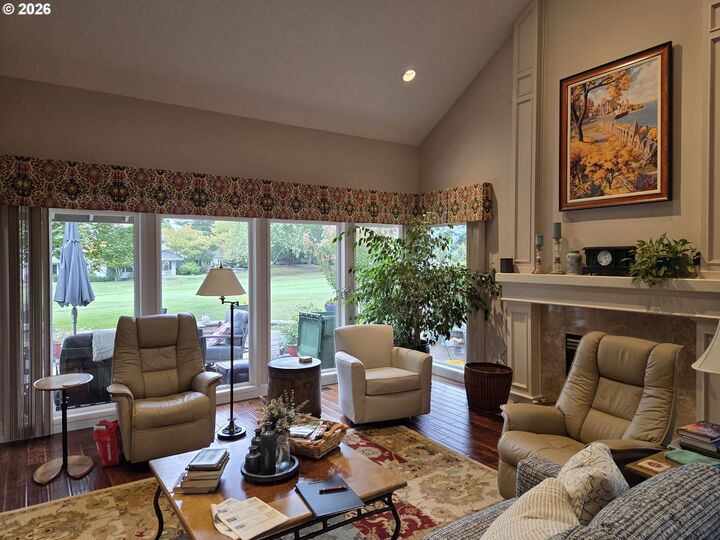 Property Photo: 7615 SW Fairway Dr OR 97070