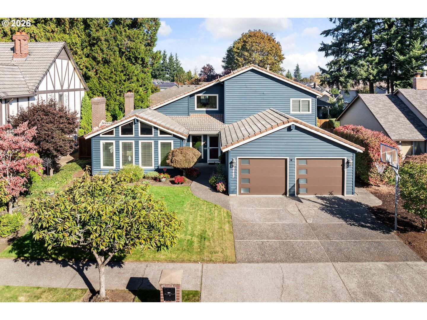 Property Photo:  16443 NE Tillamook St  OR 97230 