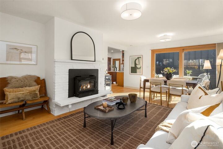 Property Photo:  646  Alder Street A  WA 98020 