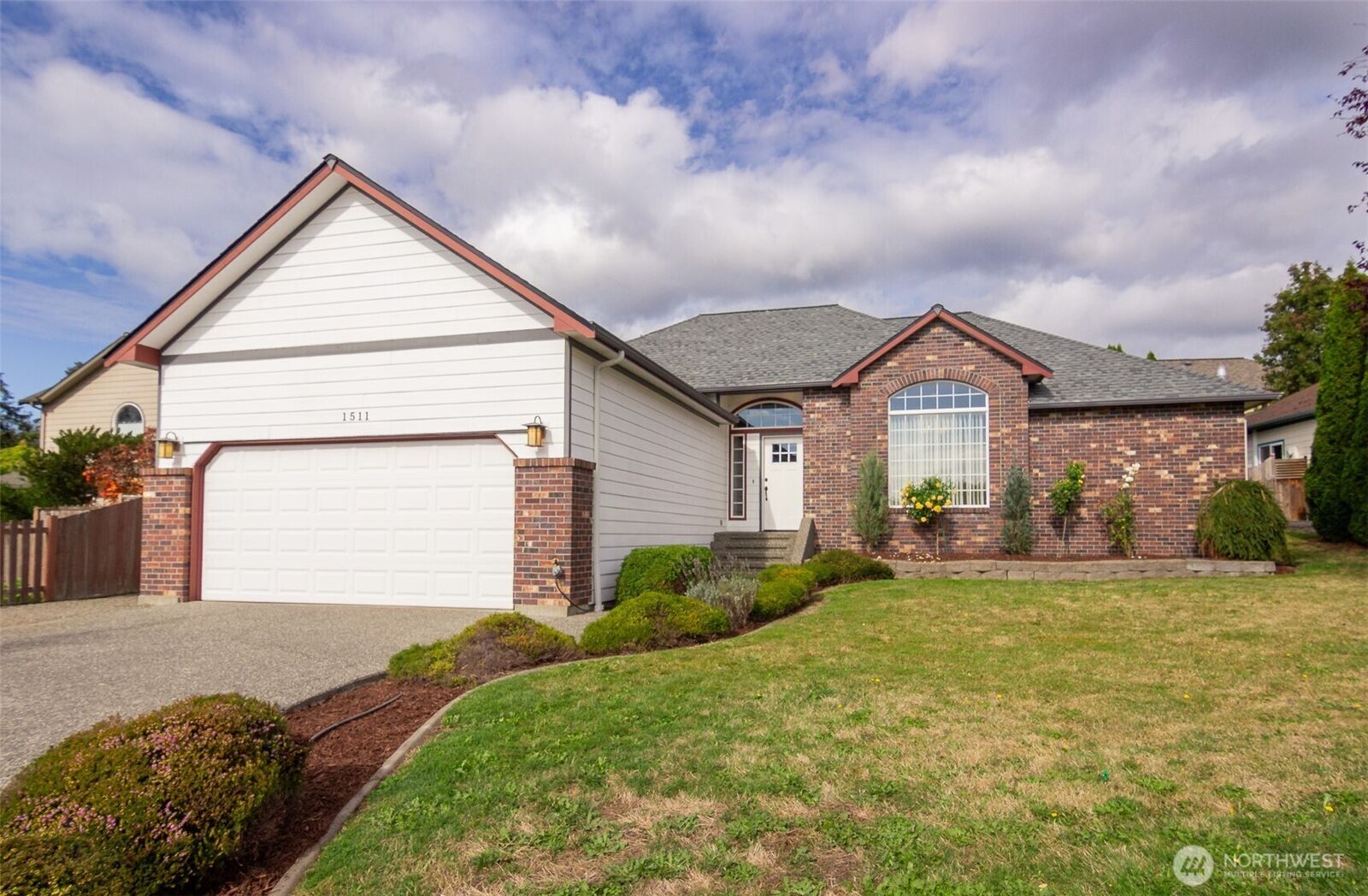 Property Photo:  1511  Traci Place  WA 98274 