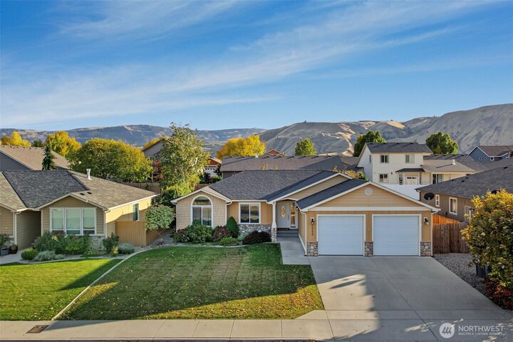 Property Photo: 1386 Bopulder Loop WA 98802