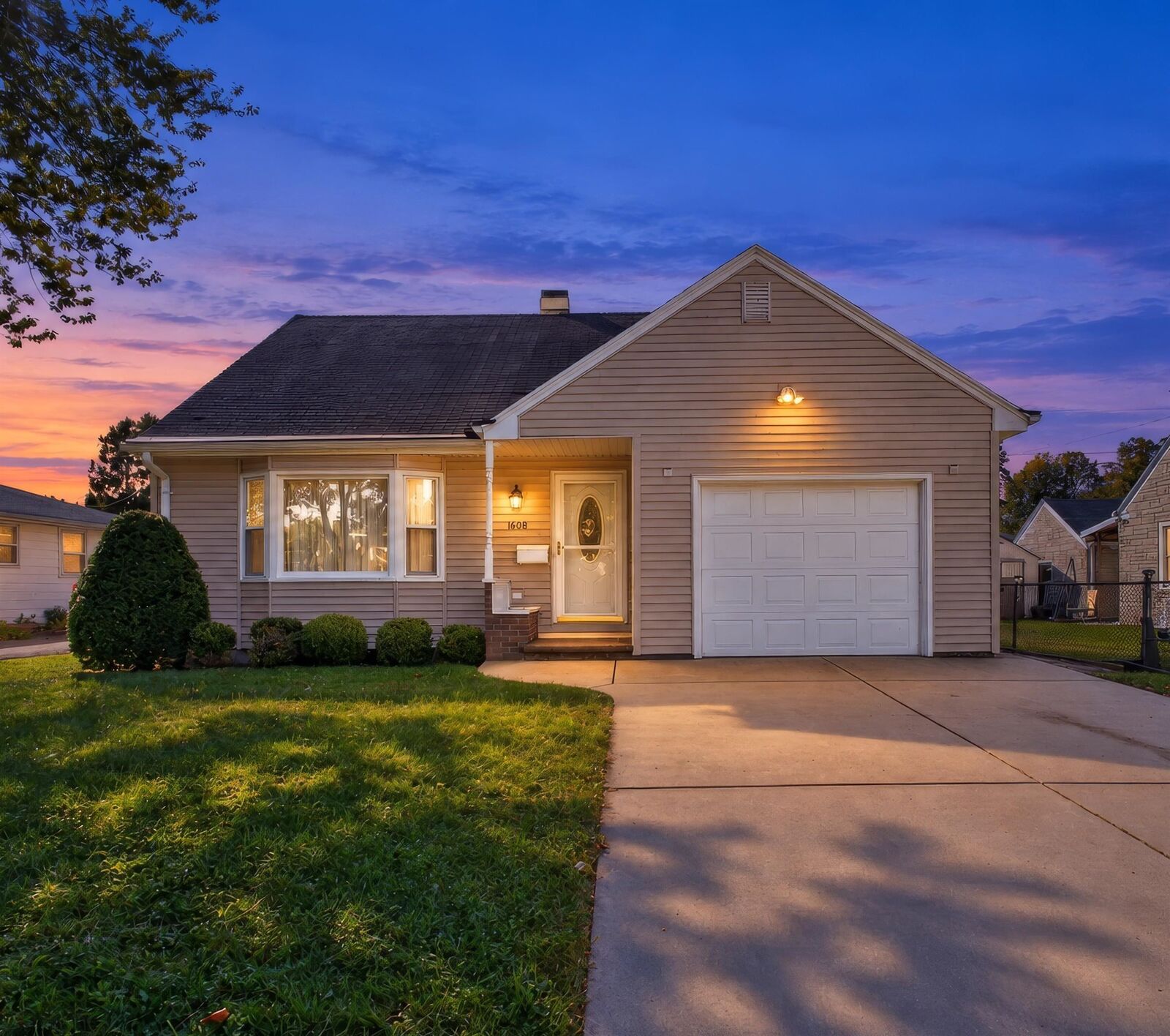 Property Photo:  1608 Harold Street  WI 54302-3027 