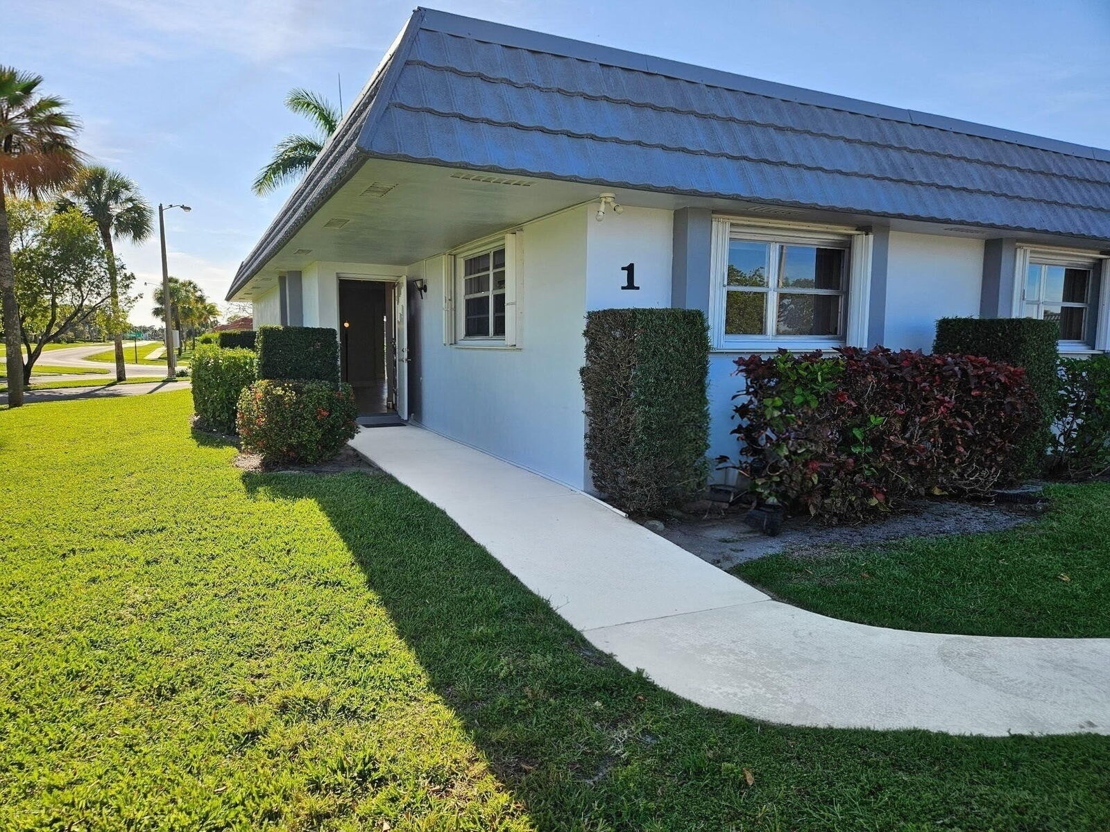 Property Photo:  2886 Fernley Drive E 1  FL 33415 