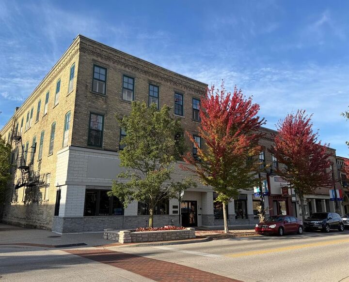 Property Photo:  9 S 3rd Street 301  MI 49417 