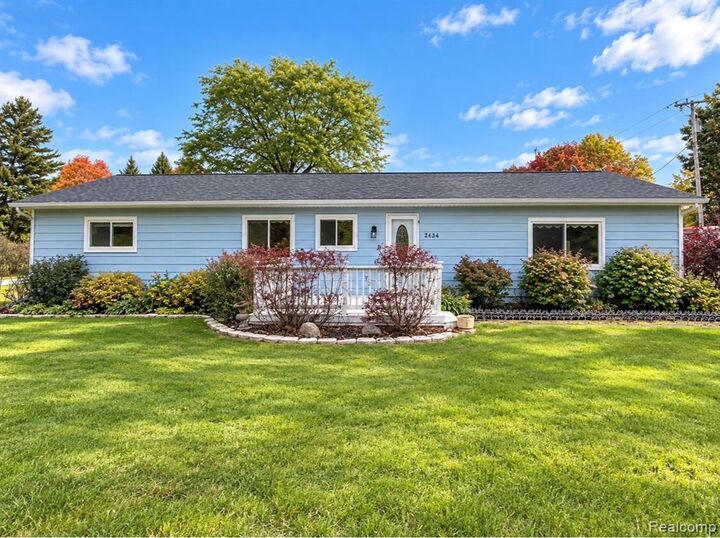 Property Photo: 2434 N Elba Road MI 48446