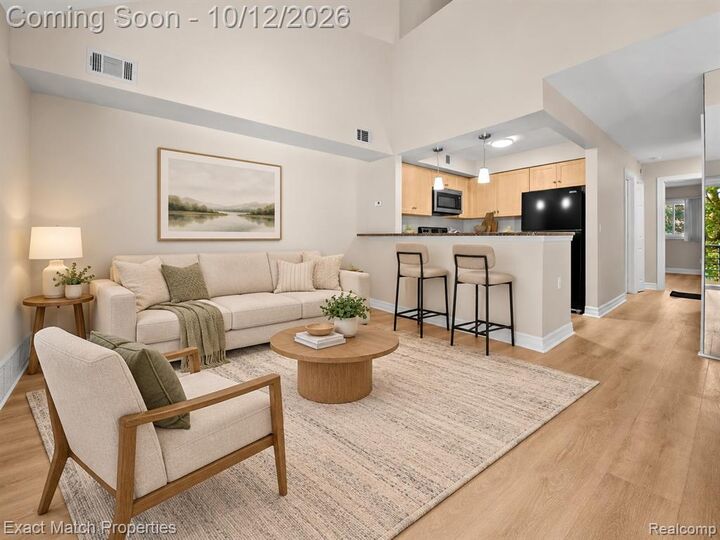 Property Photo:  2872 Davison Avenue  MI 48326 