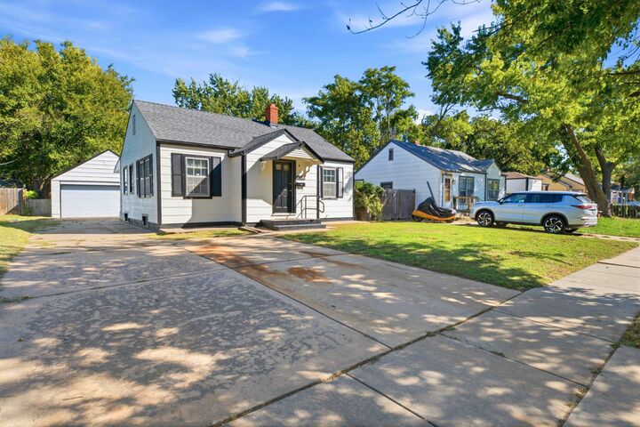 Property Photo: 1248 N Pershing Ave KS 67208
