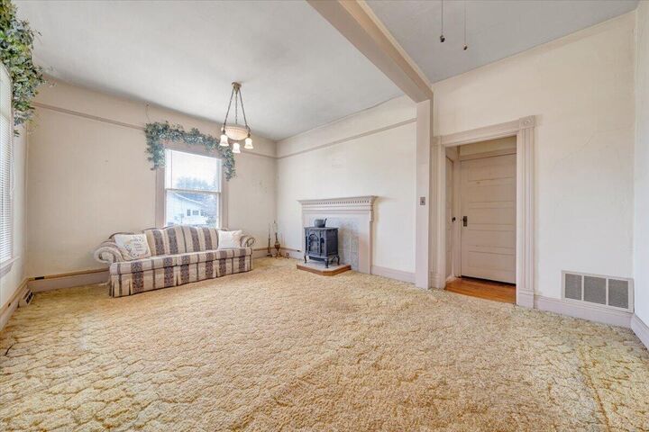Property Photo:  703 Henry St  VA 24557 