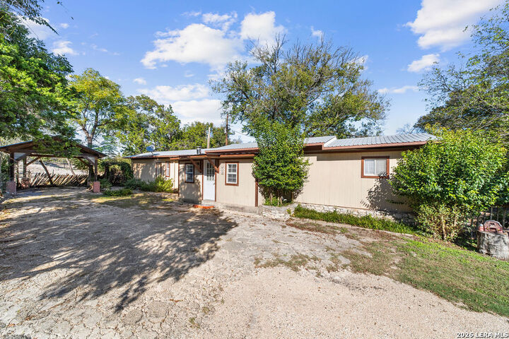 Property Photo:  410 Moore Street  TX 78025 