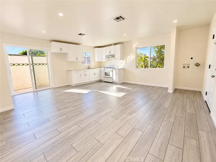 Property Photo: 6723 Makee CA 90001