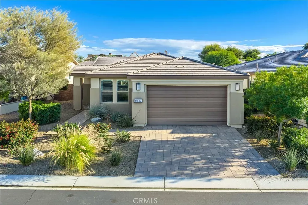 Property Photo:  