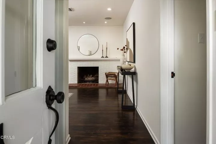Property Photo:  112 Estates Avenue  CA 93003 