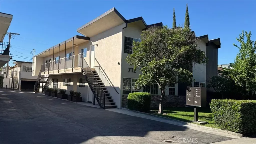 Property Photo:  712 W Doran Street 5  CA 91203 