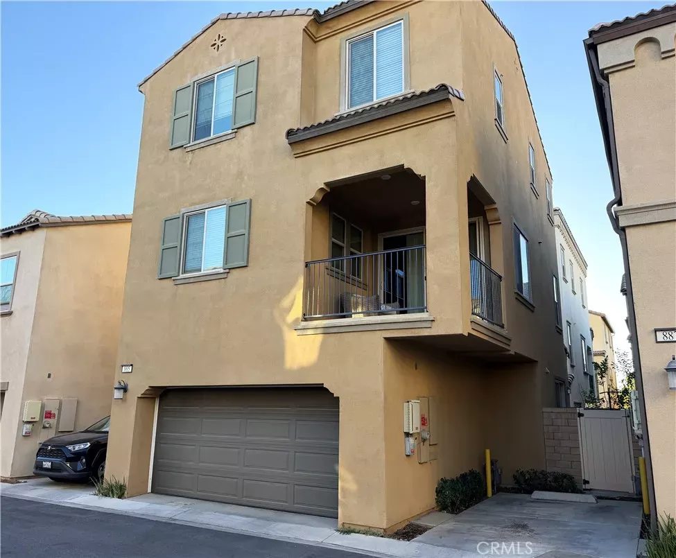 Property Photo:  885 Pear Court  CA 91786 